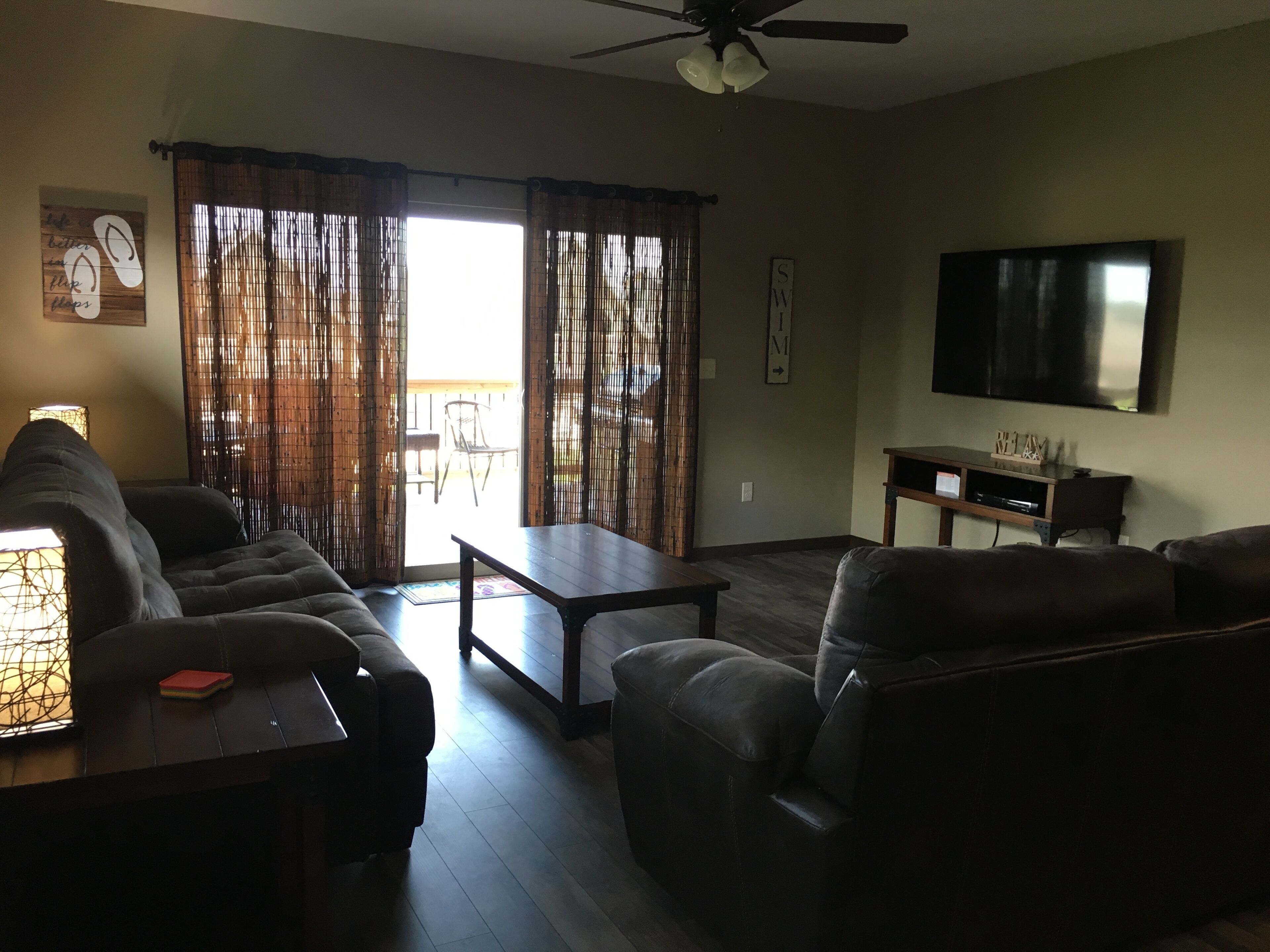 Beautiful 5 bedroom 3 bath cabin at Bridges Bay