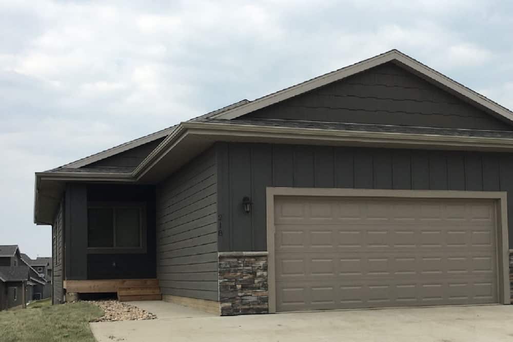 Okoboji Airbnb & Cheap Cabin Rentals from 135 AirCabins