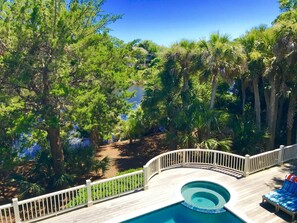 Alberca al aire libre y alberca climatizada