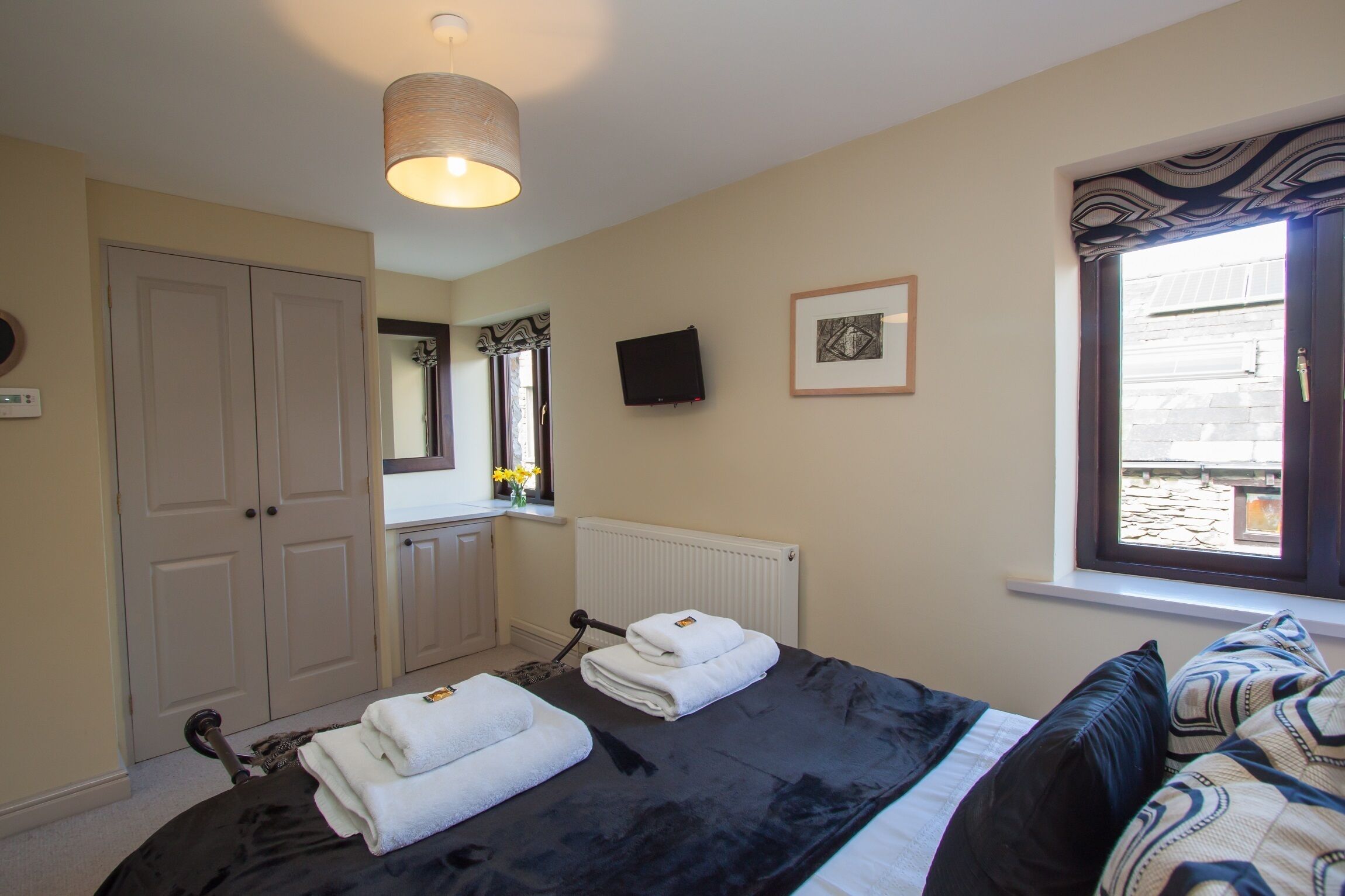 Tethera at Coal Yeat - luxurious and pet friendly and close to Coniston