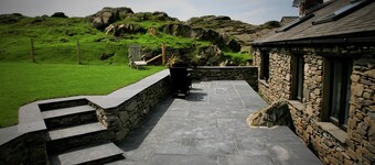 Tethera at Coal Yeat - luxurious and pet friendly and close to Coniston