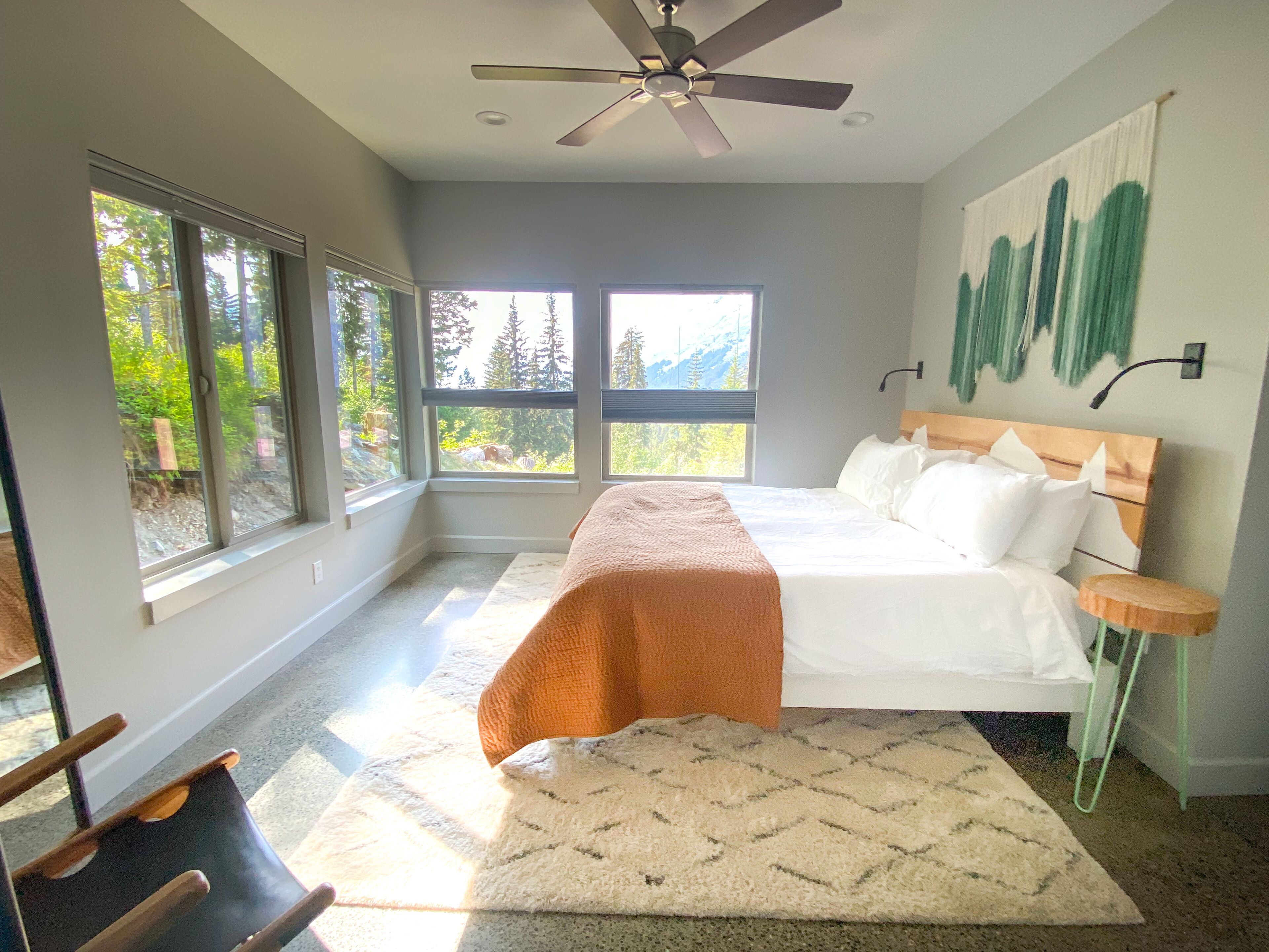 3 bedrooms, travel cot, free WiFi, bed sheets