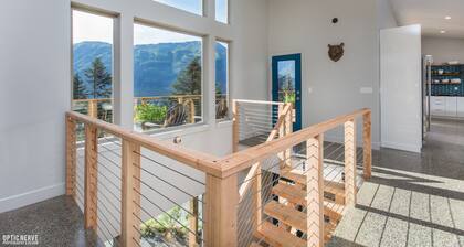 Dream Views & Chef's Kitchen-Modern, Mountain Home w/ Hot Tub