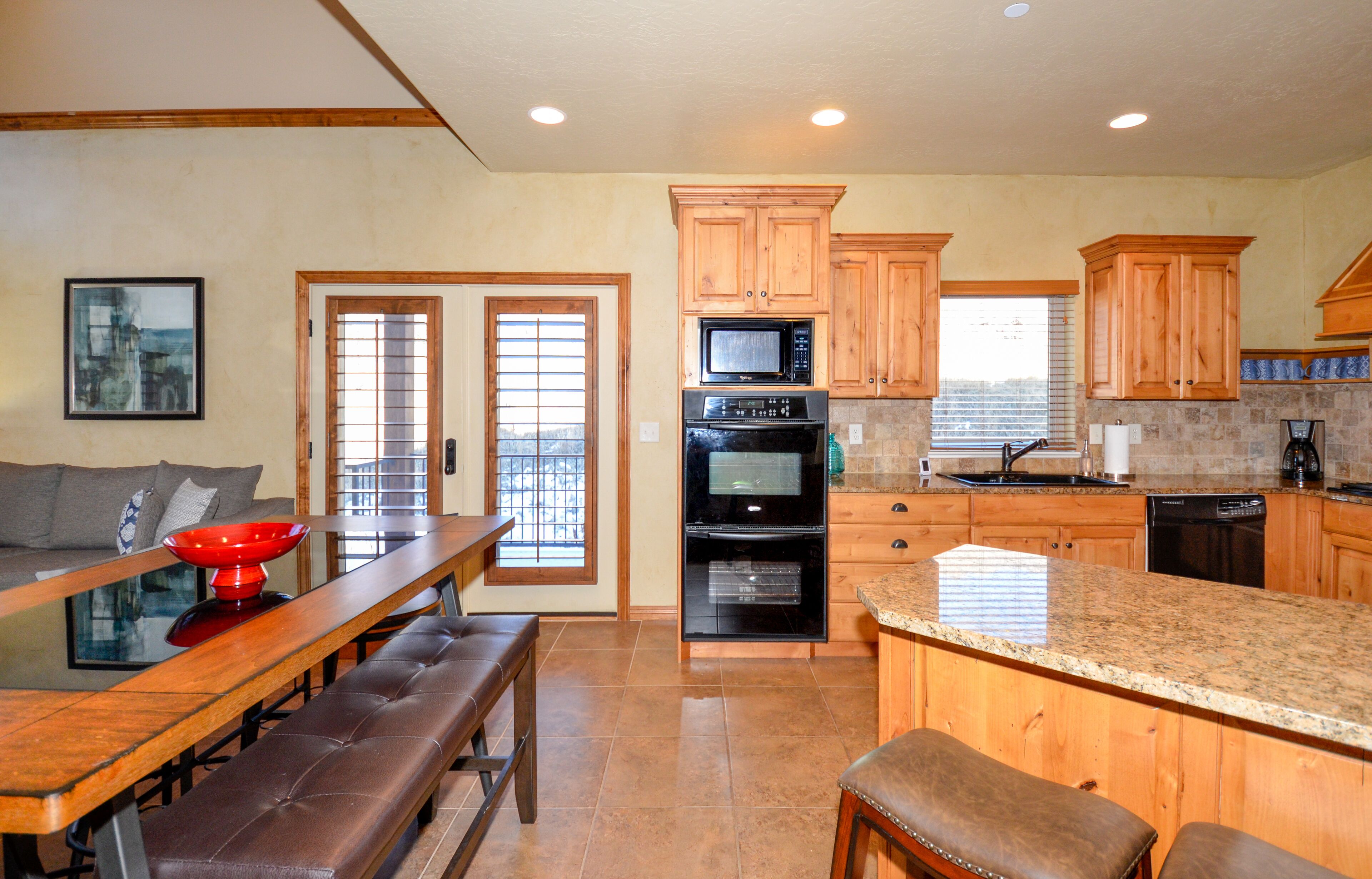  Newly Remodeled 5 Bed Cascades Town Home with Private Hot Tub and Game Room 