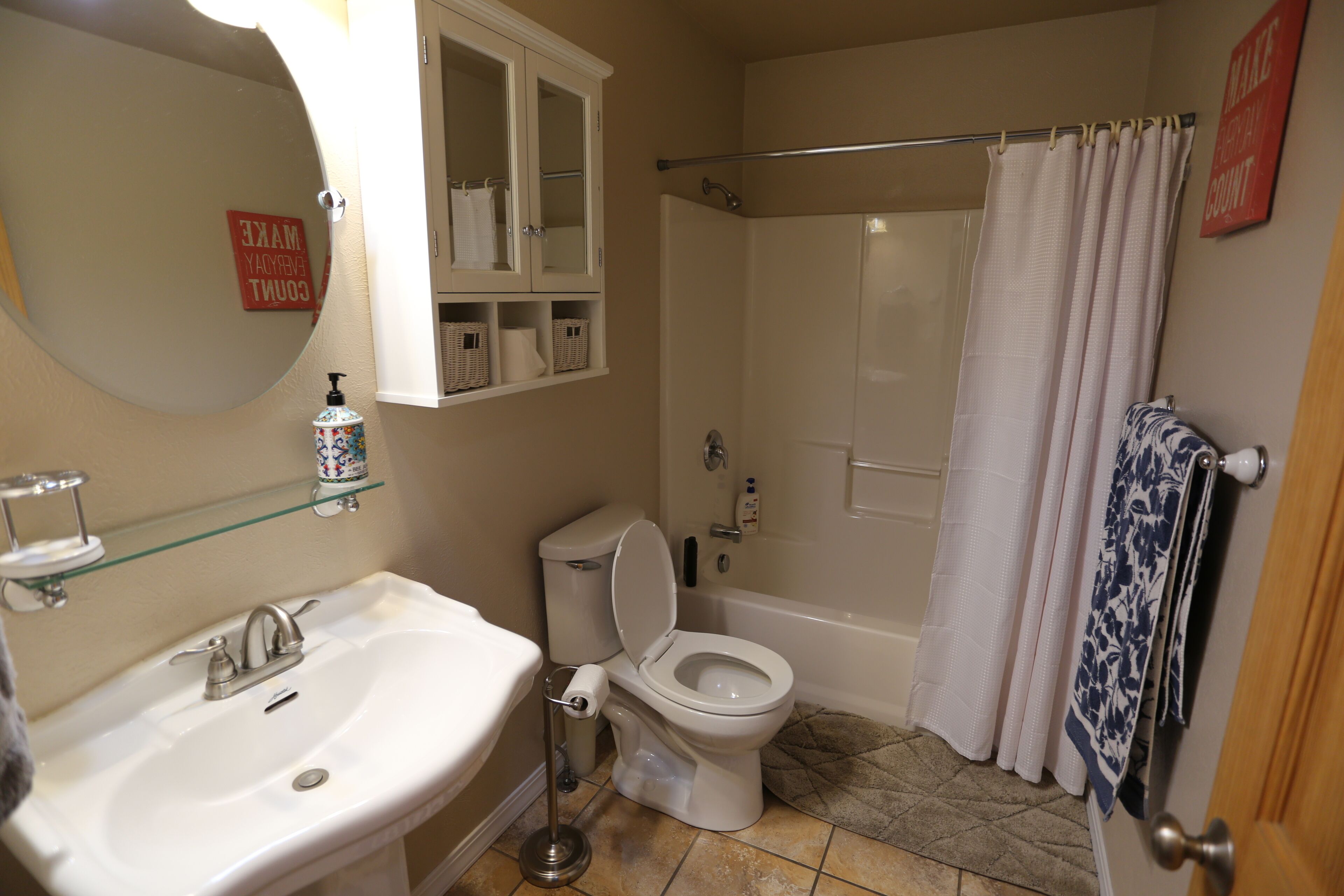 2 bedroom condo Overlooking Polson Bay, Flathead Lake