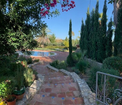 5 STAR VILLA, PRIVATE POOL,WIFI, TENNIS COURT, GARDENS, AUT.GATE -TAVIRA 3 km