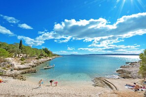 Beach nearby - LORNA 1 - spacious apartment 90m from a beach for 8+1 persons (Okrug Gornji)