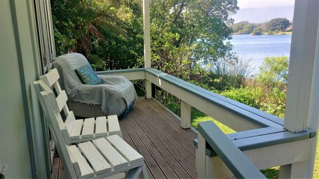 Terrace/patio. Beside the lagoon - Waikanae Beach