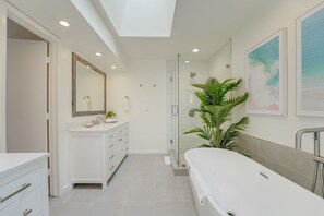 Hair dryer, towels - 3 Levels Of Bay Views! Steps to Sand! (San Diego)