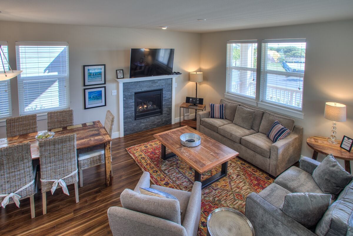 Smart TV, fireplace, DVD player