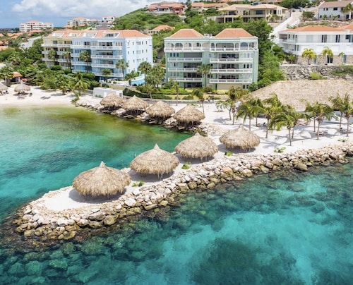 Blue Bay Blue Emerald The Ocean Beachfront Apartment On the 3rd Floor