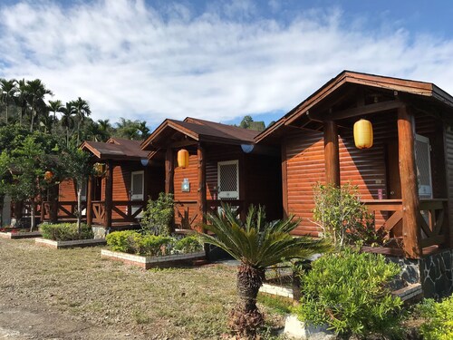 Yumenguan Mountain Villa