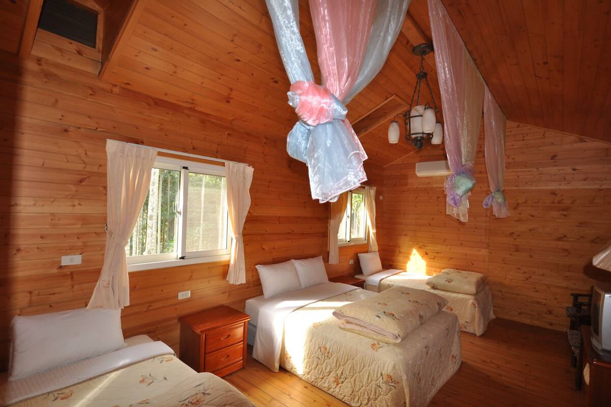 Family Twin Room, 2 Double Beds, Non Smoking, Mountain View | 5 bedrooms, blackout drapes, bed sheets
