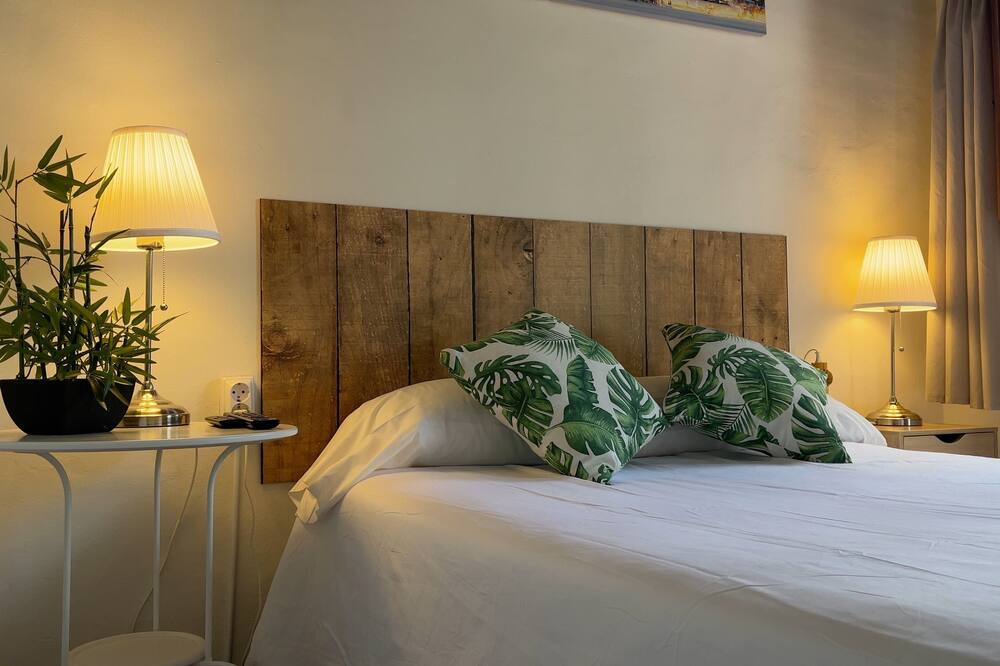 LOS PILAREJOS ACCOMMODATIONS \/ Apartment - Ground Floor