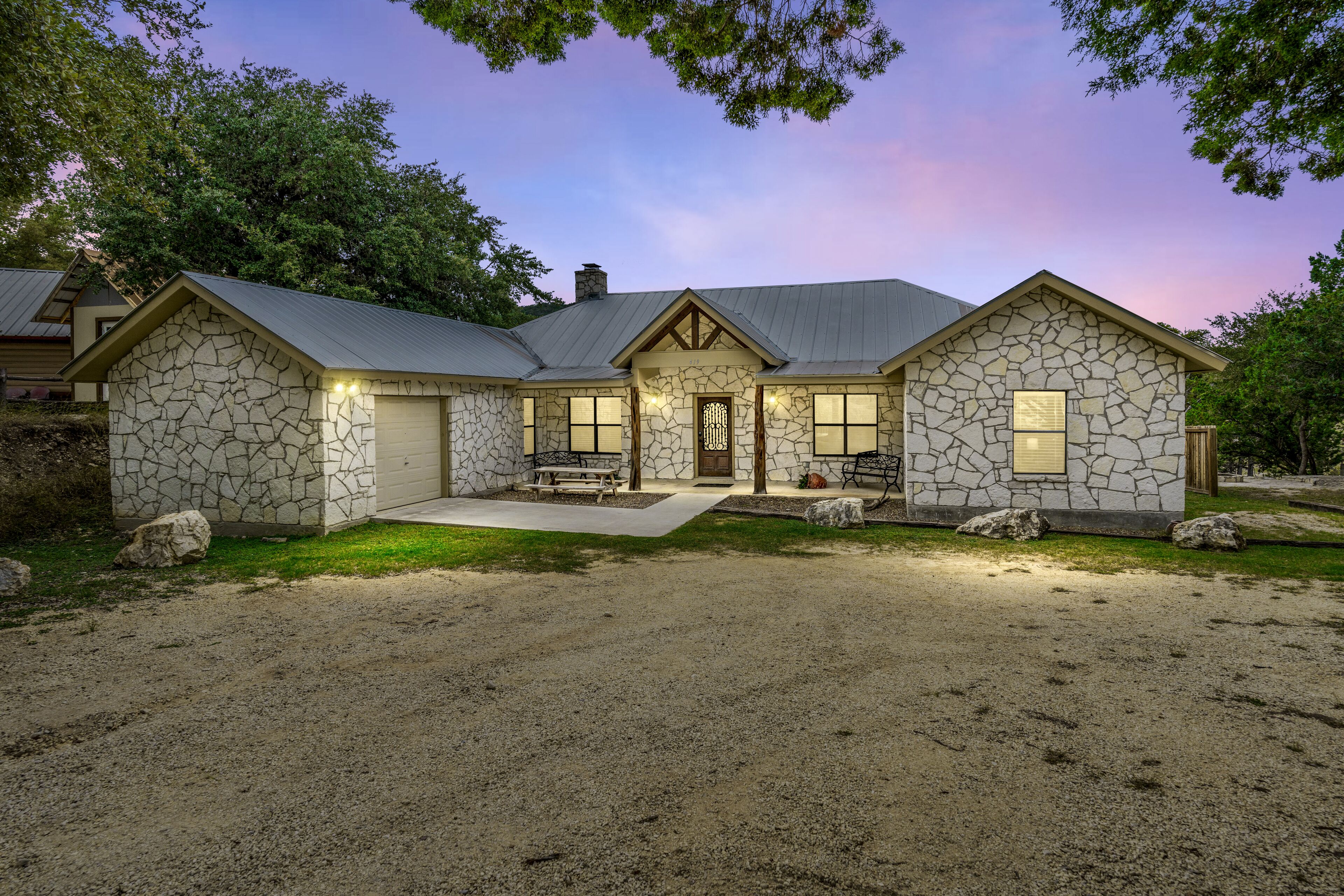 المنشأة من الخارج