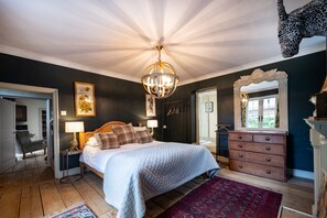 5 bedrooms, Internet, bed sheets - The Old Manor House, Brancaster, Norfolk (King's Lynn)