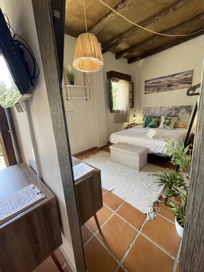 1 bedroom, free WiFi - LOS PILAREJOS ACCOMMODATIONS / Apartment for two people (Atajate)