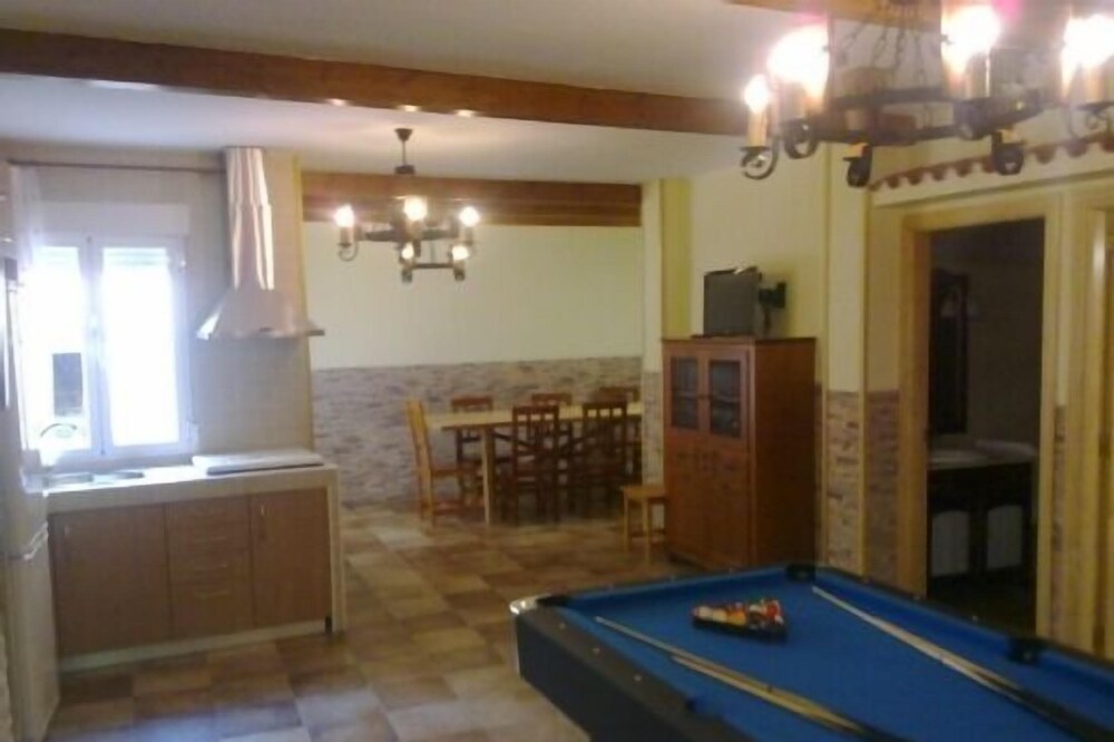 Las Callejuelas cottage for 2 people and playground