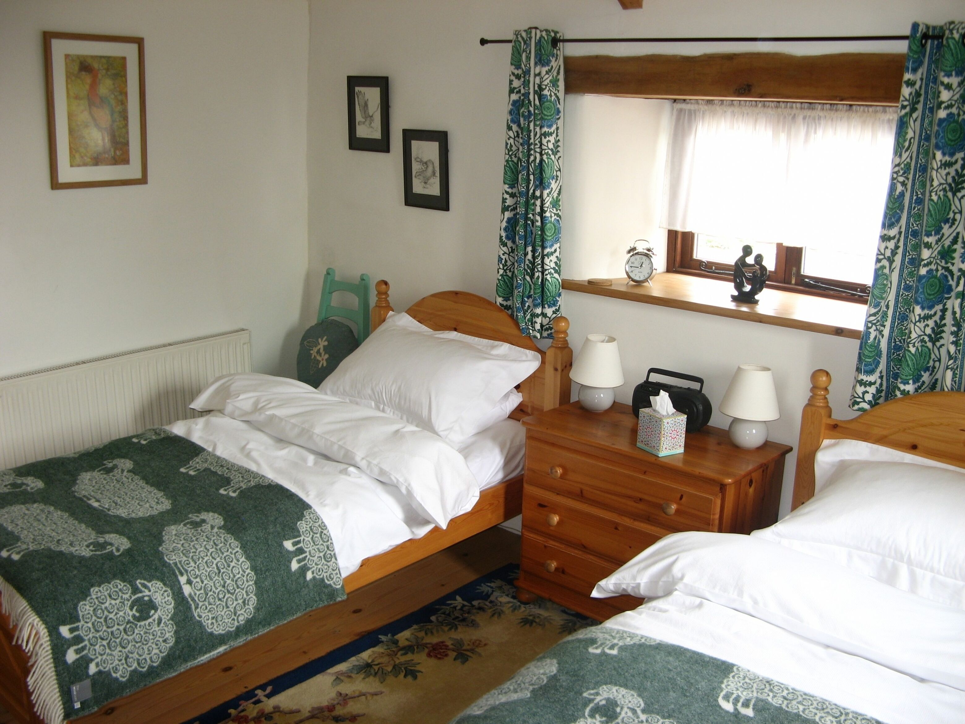 Rural Retreat - Gold Award, 4 Star Barn in a Beautiful Garden - 5 miles to Wells