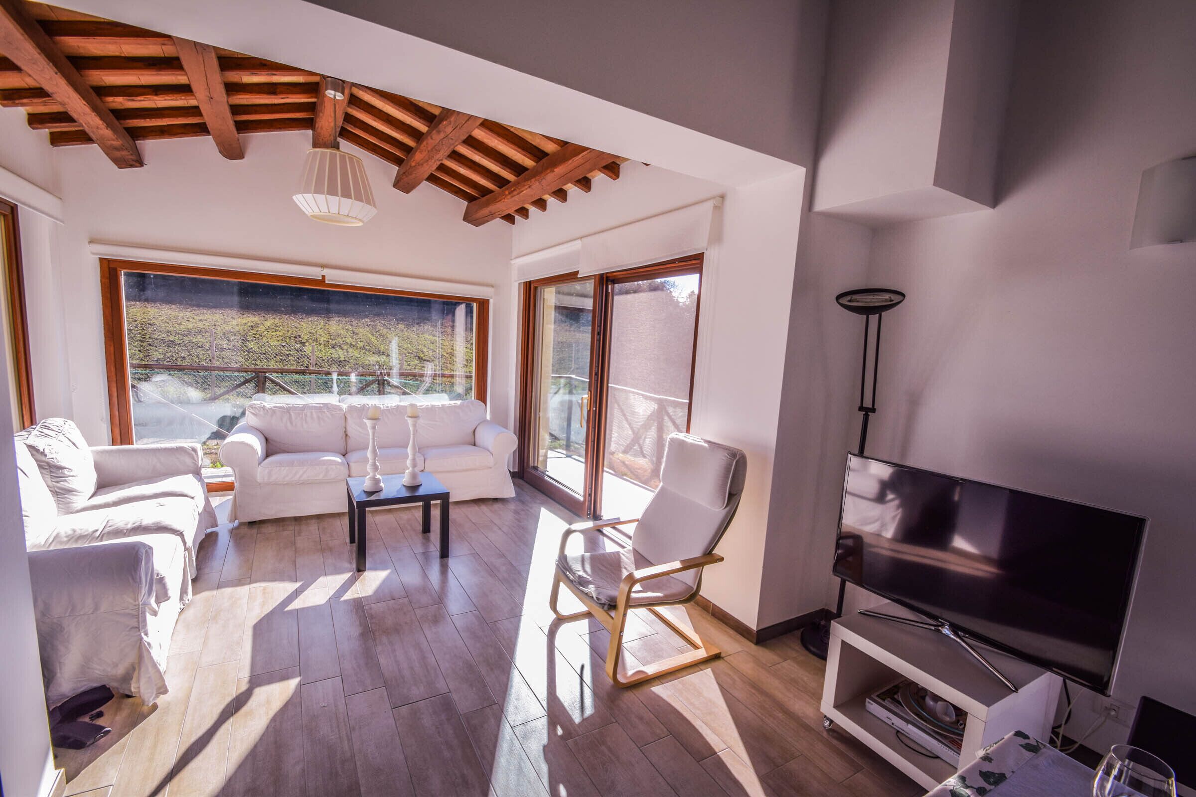 Villa with private pool, fenced garden 3km from Amelia. Quiet area & nice views