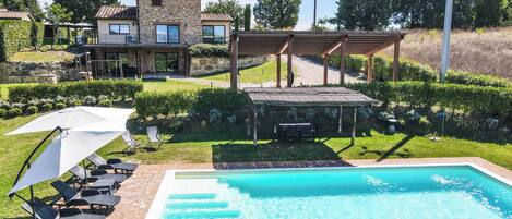 Außenpool, Liegestühle