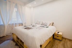 3 habitaciones, tabla de planchar con plancha, wifi y ropa de cama