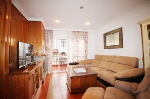 TV, fireplace - 1057 Villa Maite (Nerja)