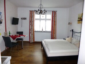 1 bedroom, iron/ironing board, travel crib, free WiFi - Apartment in the historic center of Bacharach, WITHOUT train noise! ground floor (Bacharach)