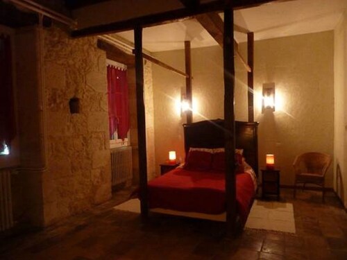 Gîte for 15 people.