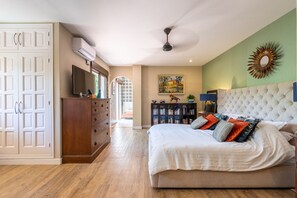 3 bedrooms, desk, iron/ironing board, free WiFi