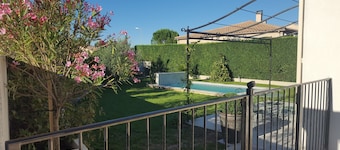 Villa with pool near UZES, sleeps 5, 3 bedrooms, 1 bathroom, 1 shower room,