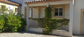 Villa with pool near UZES, sleeps 5, 3 bedrooms, 1 bathroom, 1 shower room,