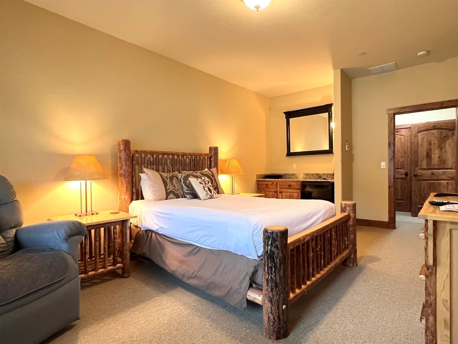 3 chambres, fer et planche à repasser, Wi-Fi gratuit, draps fournis