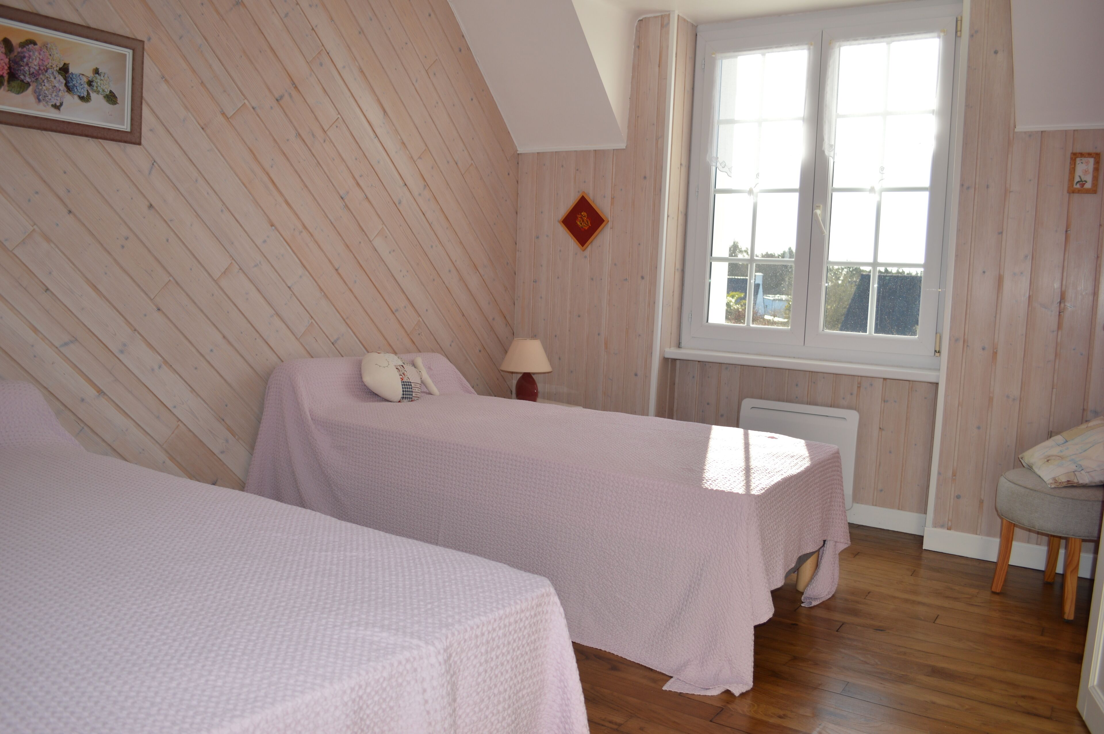 2 habitaciones, tabla de planchar con plancha y wifi gratis 