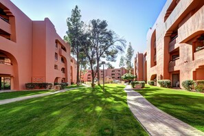 Property grounds - Globe Trotter's Getaway (Phoenix)