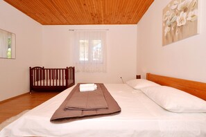 3 Schlafzimmer, Bügeleisen/Bügelbrett, Reisekinderbett, kostenloses WLAN
