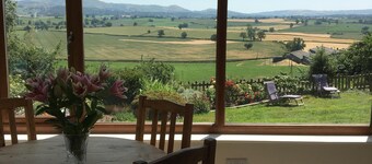 2 Bedroomed Cottage with Outstanding Views- TAKING BOOKINGS NOW!