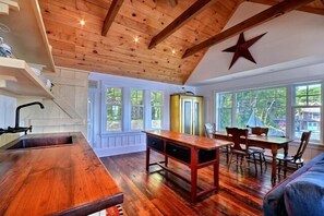 Fridge, microwave, dishwasher, coffee/tea maker - Beautiful Custom Built Muskoka Boathouse! (Muskoka Lakes)
