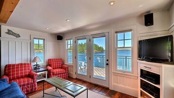 Televisor, reproductor de DVD i estèreo