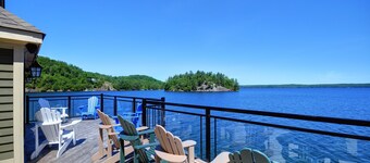 Beautiful Custom Built Muskoka Boathouse!