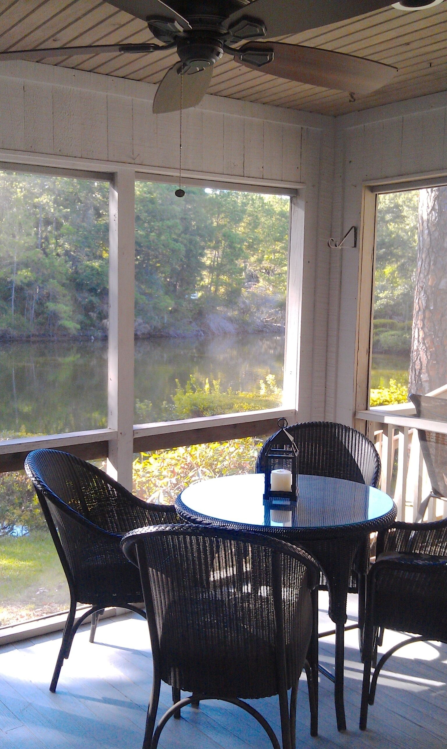 Community Pool! Nicely Appointed Greenslake Cottage with Beautiful Lagoon View
