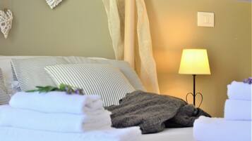 1 soverom, strykejern/-brett, wi-fi (inkludert) og sengetøy