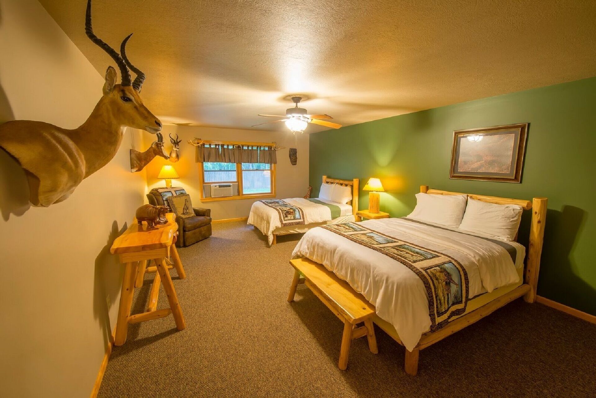 Nature Lovers Dream! Hunt, Fish, Ski, Hike, Relax!