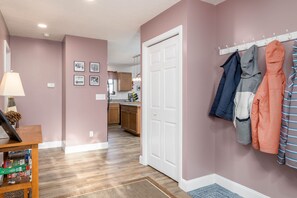Interior - Stocked, Beautiful, Comfortable Mountain Home - Perfect Family Getaway (Somerset)