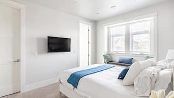 Kamar Double Klasik, 1 Tempat Tidur Queen, Bebas Asap Rokok | Seprai premium, meja kerja, dan ruang kerja ramah laptop