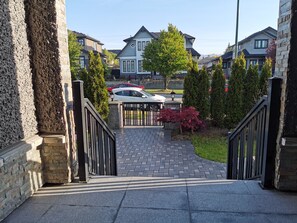 Unclassified image, 3 of 22, button - Vancouver West Cozy Retreat by Host Launch (Vancouver)