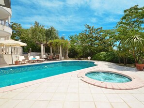 Piscine extérieure