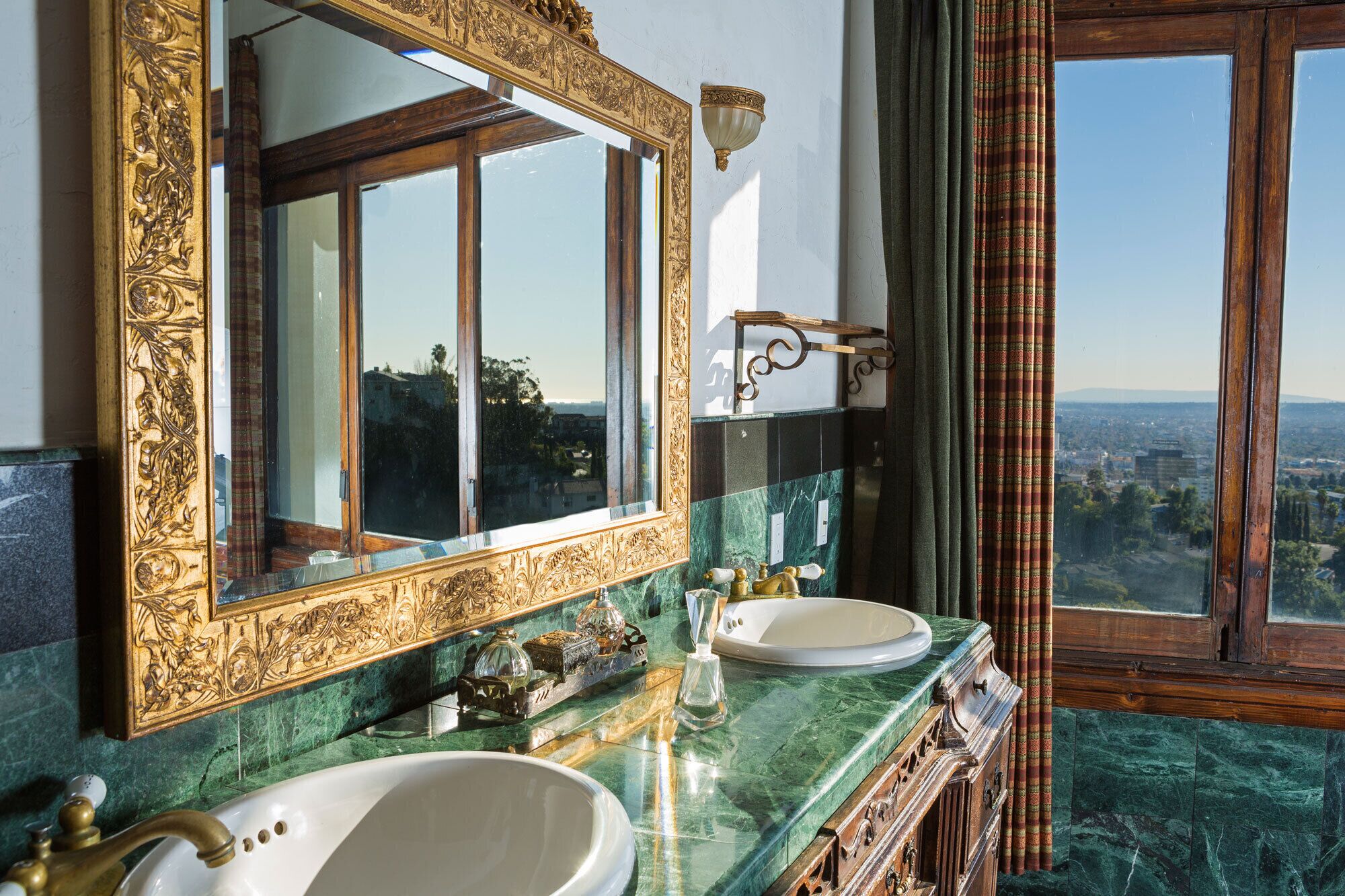 Hollywood Hills 6,000 sq.ft. Villa in the Sky - Breathtaking Views - DISCOUNTS