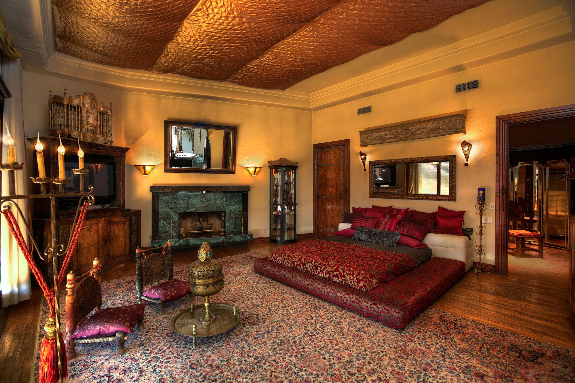 Hollywood Hills 6,000 sq.ft. Villa in the Sky - Breathtaking Views - DISCOUNTS