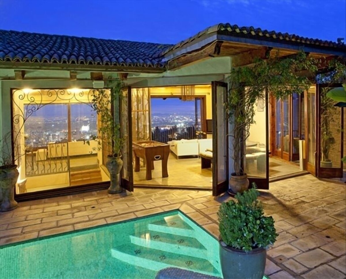 Hollywood Hills 6,000 sq.ft. Villa in the Sky - Breathtaking Views - DISCOUNTS